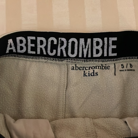 Abercrombie kids joggers in cream - Picture 3 of 5